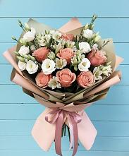 Букет цветов из:  Розы, Альстромерии и Лизиантусы в Поповке Воронежской области