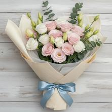 Букет цветов из:  Лизиантусы в Поповке Воронежской области