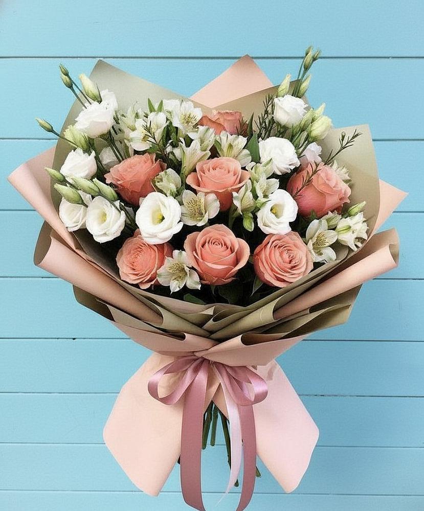 Букет цветов из: Розы, Альстромерии и Лизиантусы в Поповке Воронежской области