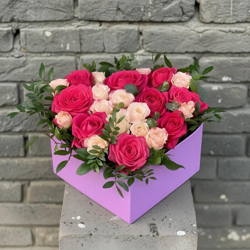 Цветочная композиция из Розы в коробке в Поповке Воронежской области