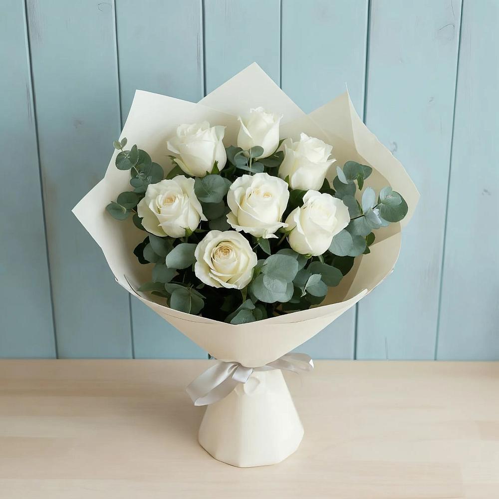 Букет Белые розы в Эвкалипте в Поповке Воронежской области