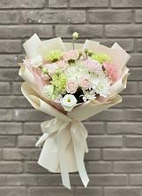 Букет цветов из:  Гвоздики, Розы, Лизиантусы и Хризантемы #REPLACE_PRED# Поповке Воронежской области