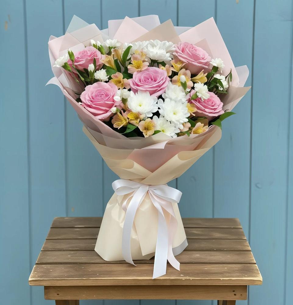 Букет цветов из: Гвоздики, Орхидеи и Розы в Поповке Воронежской области