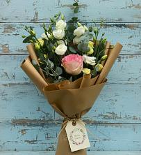Букет цветов из:  Розы и Лизиантусы в Поповке Воронежской области