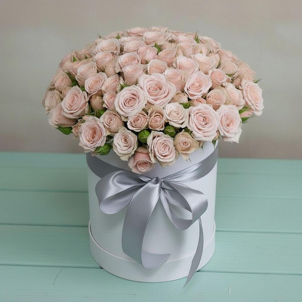 Цветочная композиция из Розы в шляпной коробке в Поповке Воронежской области